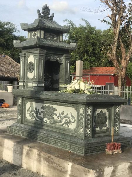 mộ đá xanh rêu 81x89